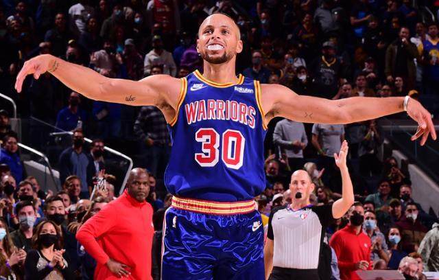 开云下载网址-科尔谈库里新轮换模式：他自己很喜欢 效果很不错